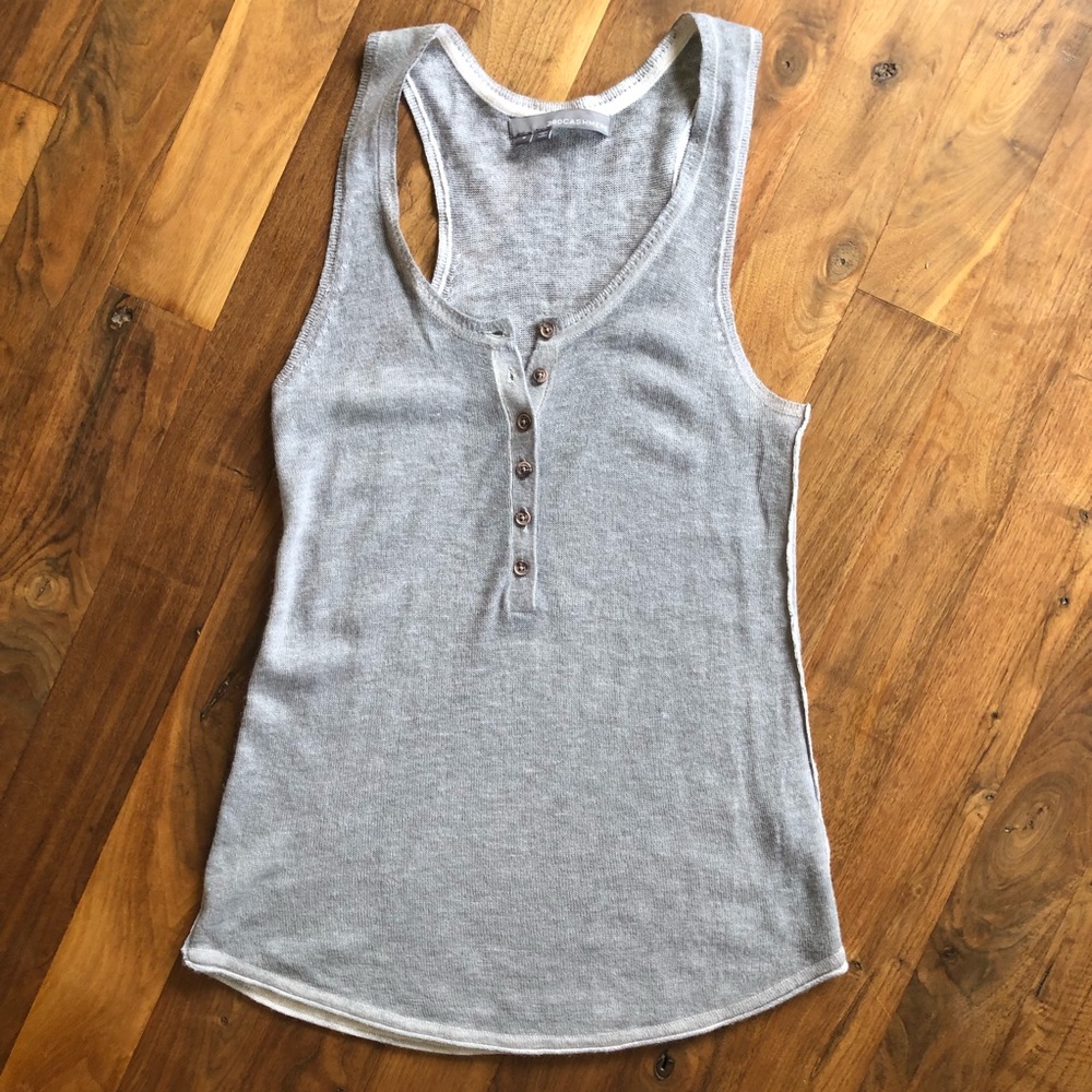 360 Cashmere tank top with wooden detail buttons